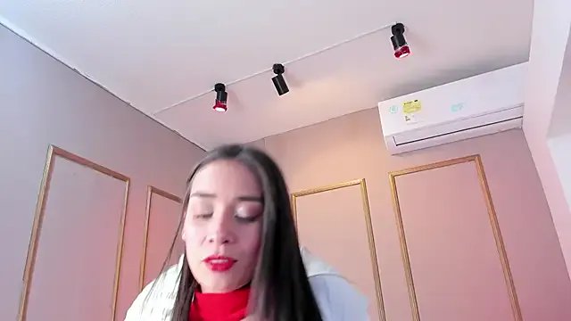 NahimiThompson on StripChat