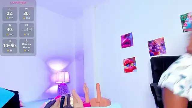 naomy_68 on StripChat