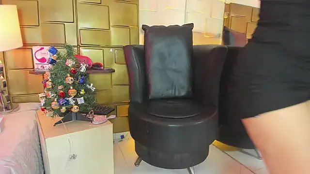 NaomyRivera on StripChat