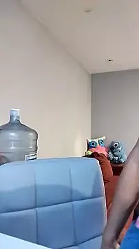 Nare-25 — Aceite en las tetas 