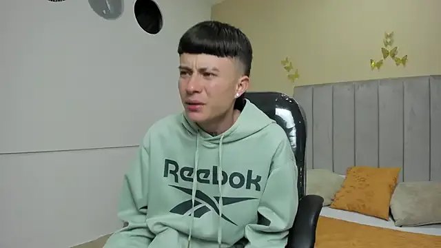 Nascary_Fox on StripChat