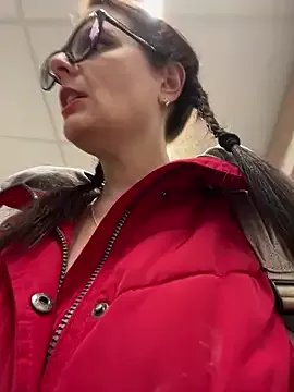 NataKitten — Go to public WC & Strip