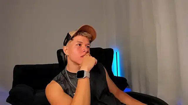 nathan_blake on StripChat