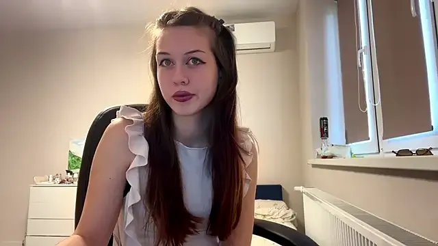 Nayra_flash on StripChat