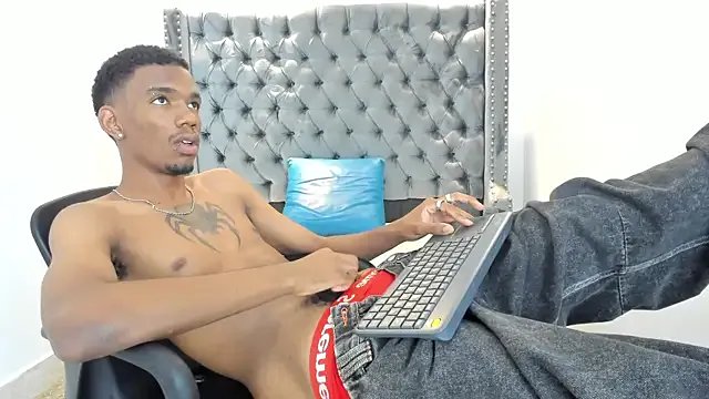 nero_reyd on StripChat