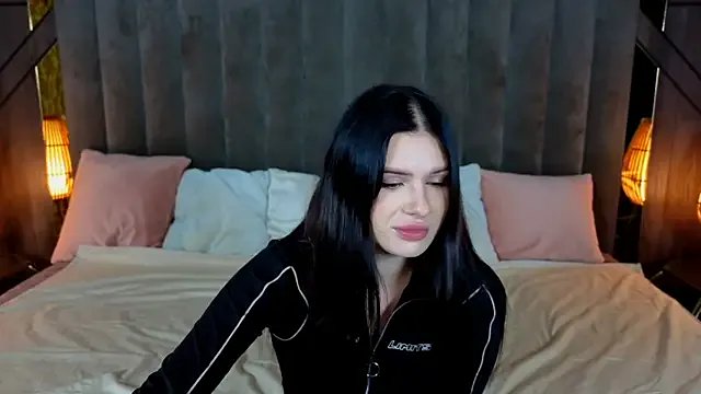 Neyla_Charm on StripChat