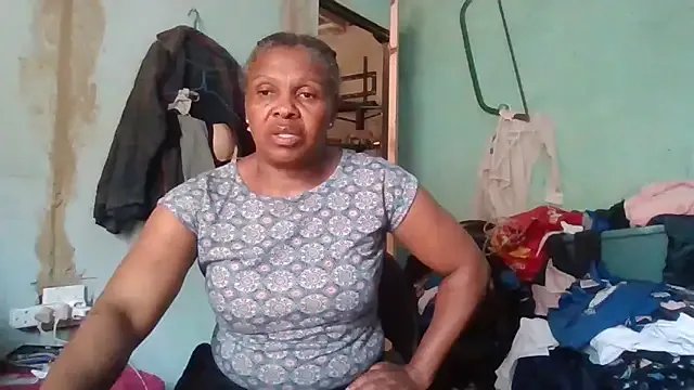 Nicky52 on StripChat