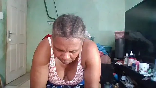 Nicky52 on StripChat