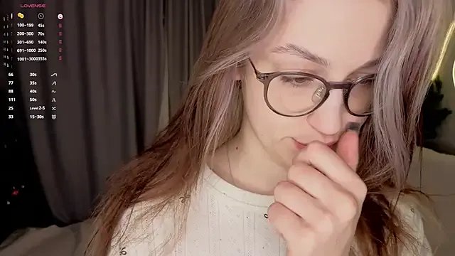 NicolaHulse on StripChat