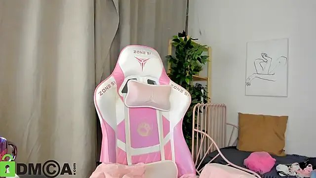 Nicole_Charm on StripChat