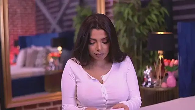 NicoleCellini on StripChat