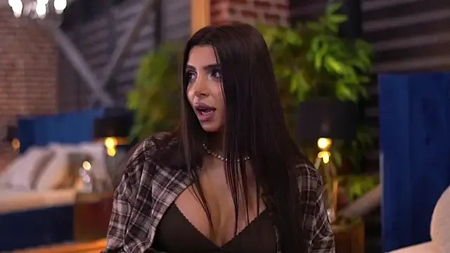 NicoleCellini on StripChat