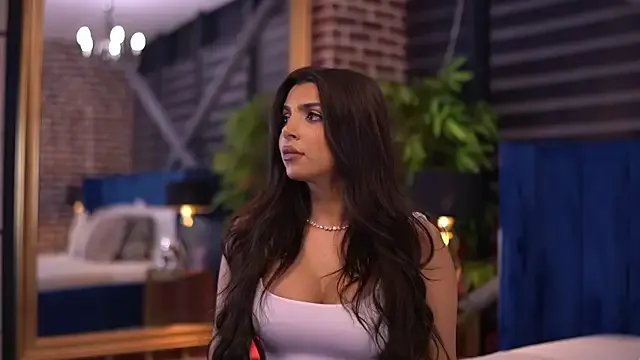 NicoleCellini on StripChat