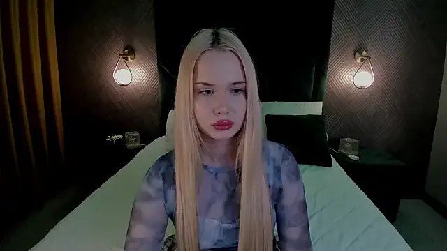 NicoletaCooper on StripChat