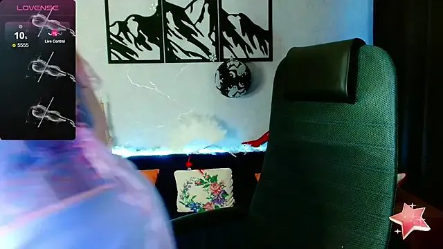 Nikki_March on StripChat