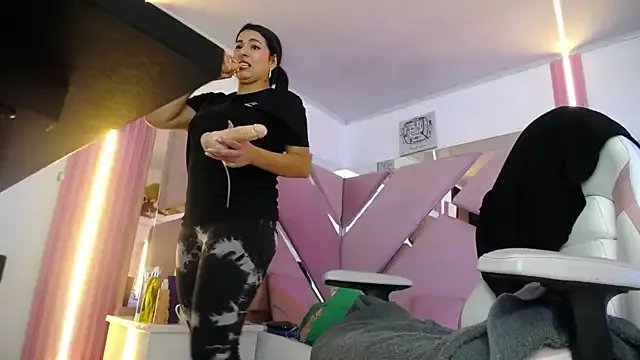 Noah_Jhonson on StripChat