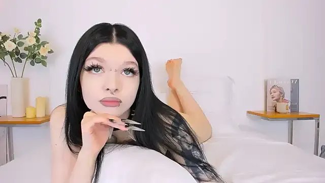 NoraAddams on StripChat