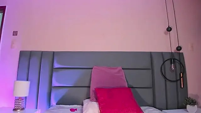 NoraDasilva on StripChat