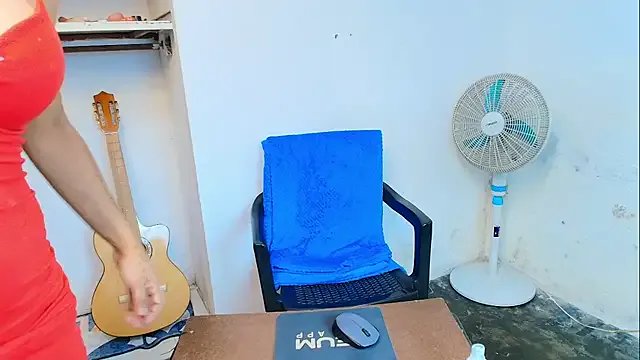 Oh_Tique on StripChat