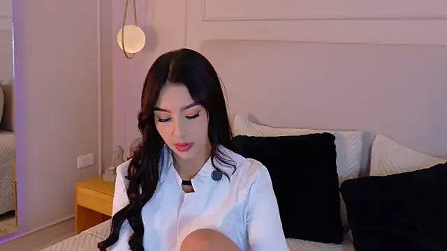 OlayaCooper on StripChat