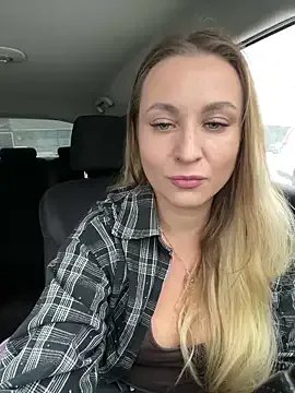 OlgaBuzzz on StripChat