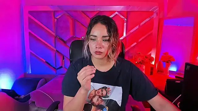 Olivia_Fox69 on StripChat