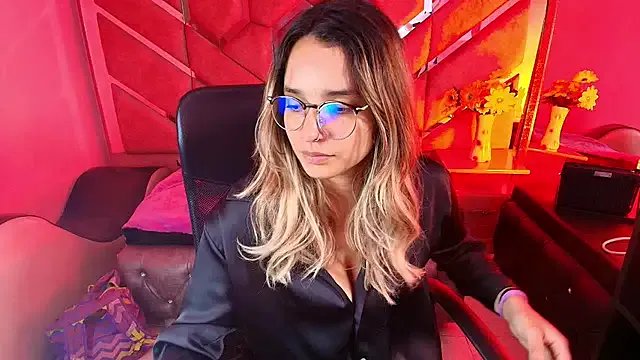 Olivia_Fox69 on StripChat