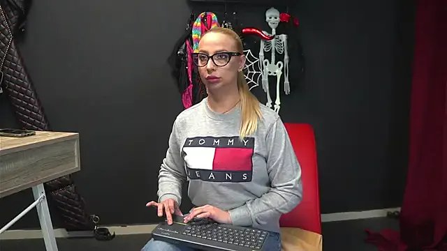 OliviaSmith on StripChat