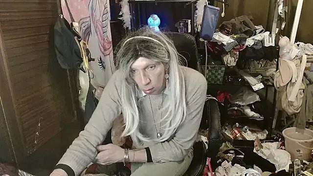 Ombeline1 on StripChat