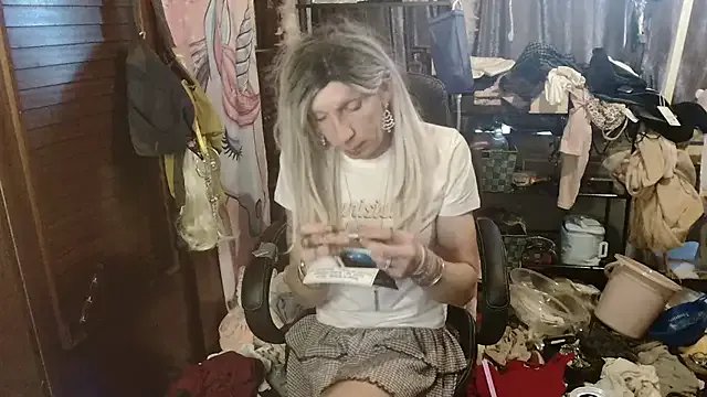 Ombeline1 on StripChat