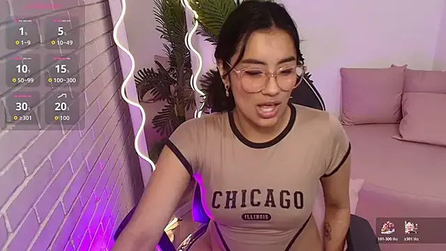 PEACHY_TAY on StripChat