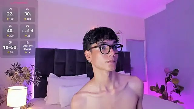 Phillicious__ on StripChat