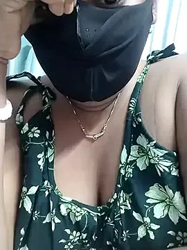 pinkisaha75 on StripChat