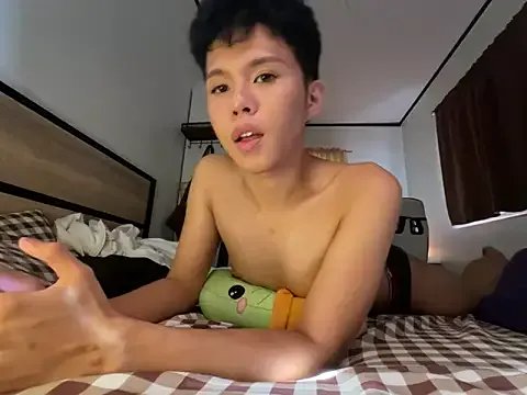 Plaxtique on StripChat