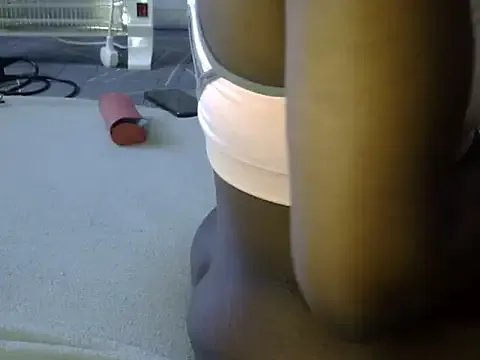 Playroom_queen on StripChat