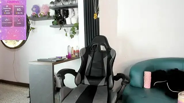 Polett_Amaranta on StripChat