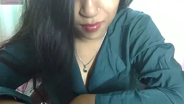 Preeti-Sexy — boobs flash