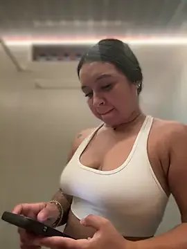 Pretty_Isadora on StripChat