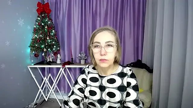 queen_a_n_i — show tongue