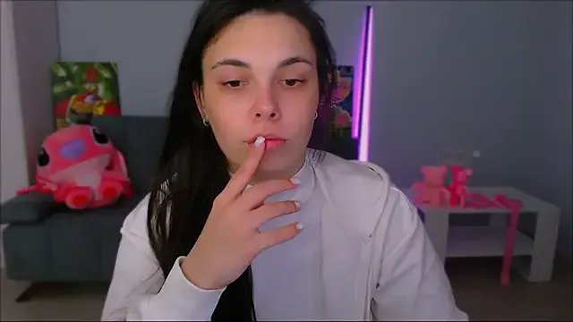 queenofthesense_ on StripChat