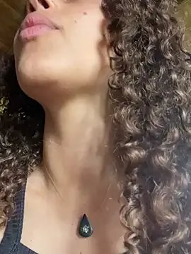 Rati_Curly — Show Tits