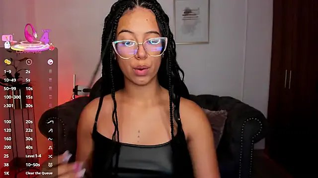 raven_stonee on StripChat