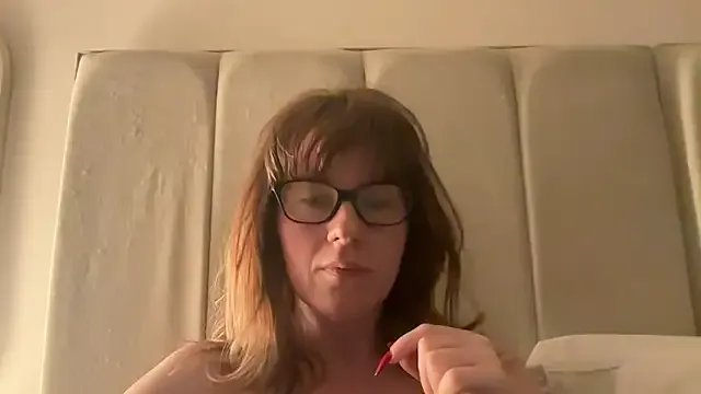 redheadrosie69 on StripChat