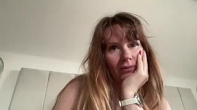 redheadrosie69 on StripChat