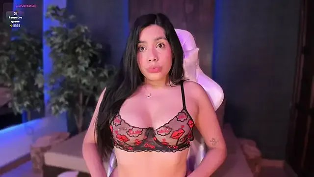 RenataLeclair on StripChat