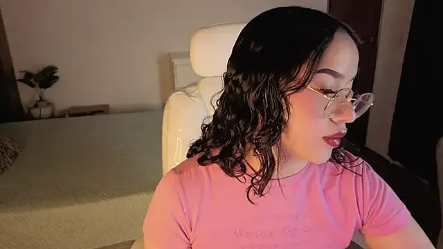 Renaxi_Smith on StripChat