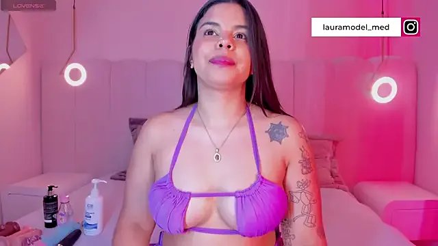 riri_candy on StripChat