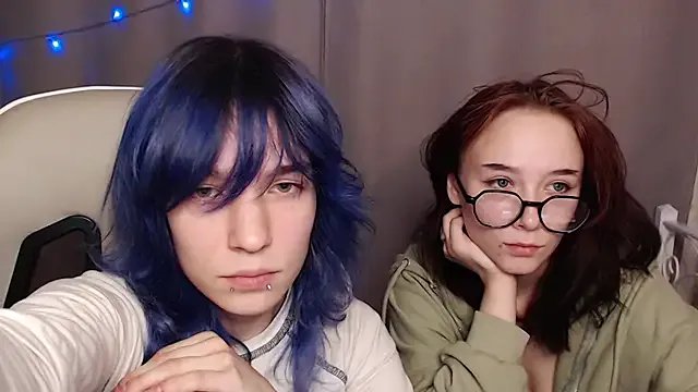 Robin_yourss on StripChat