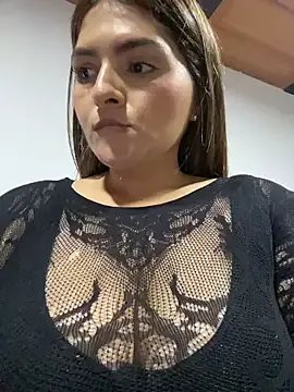 RosaliaVicky on StripChat