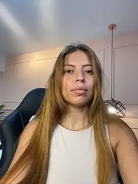 ROSE__15 on StripChat